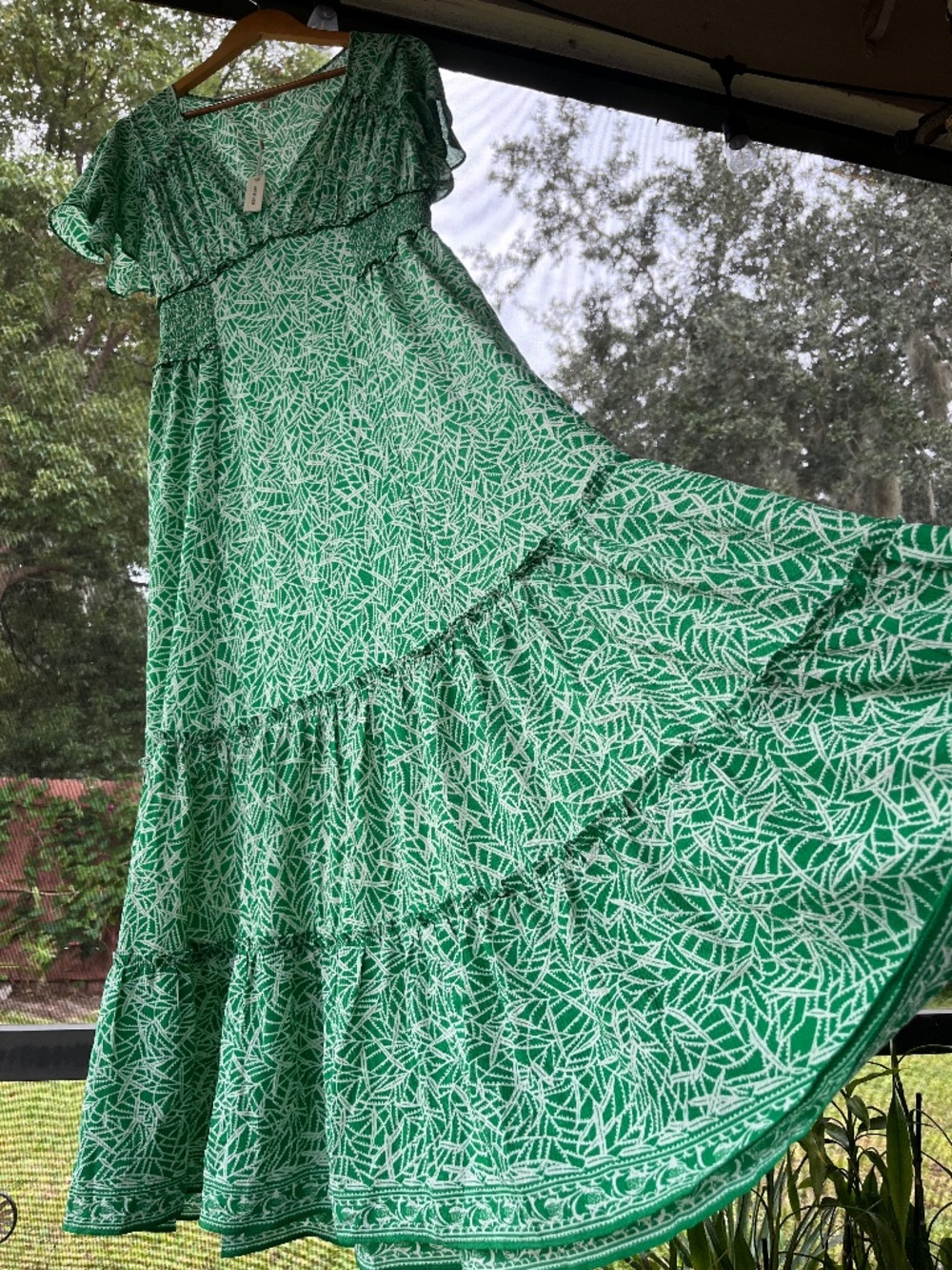 Max Studio green and white botanical leaf-print tiered maxi dress sz XL